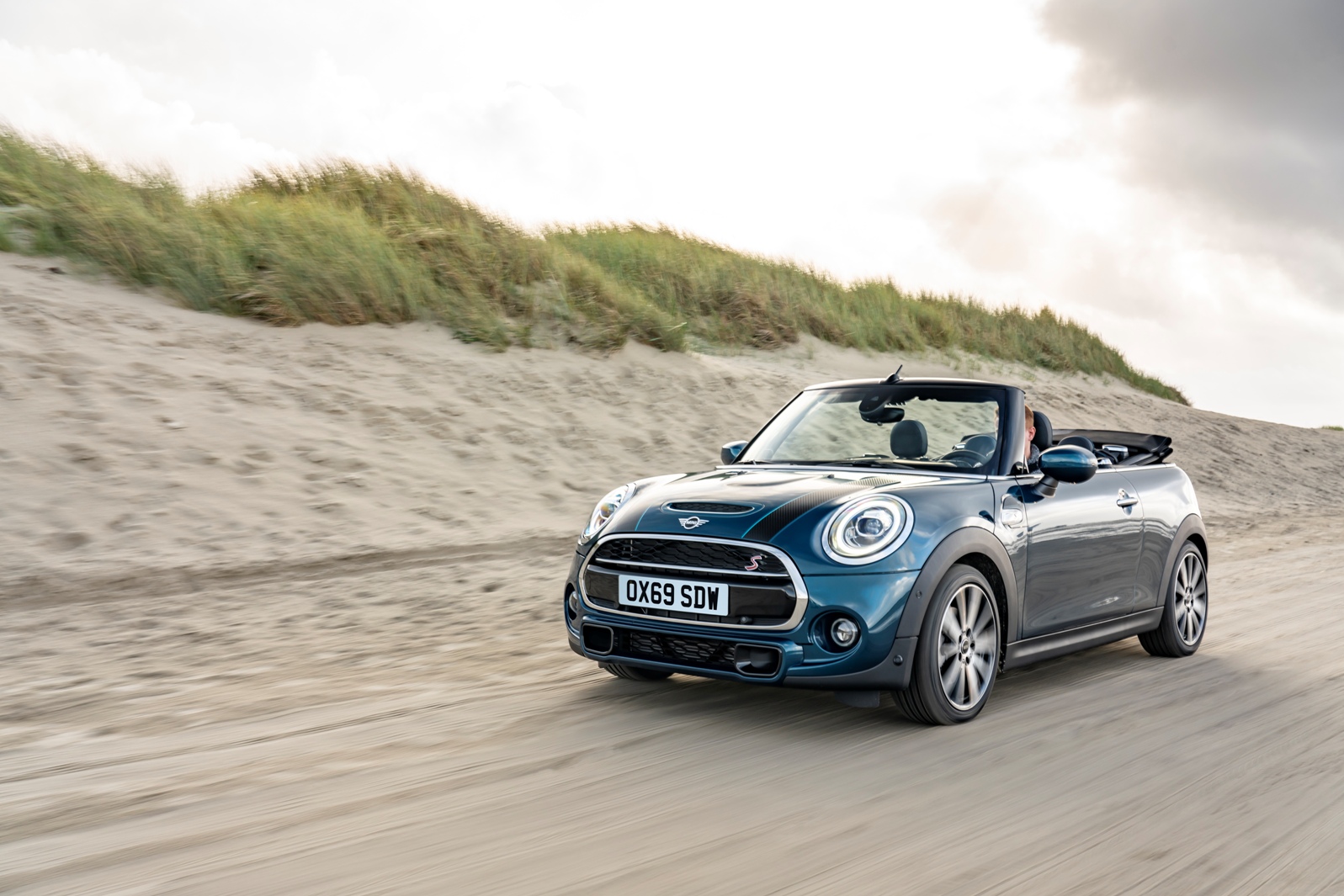 Mini Cooper Cabrio Sidewalk (7)