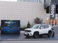 Jeep Renegade 4xe 10