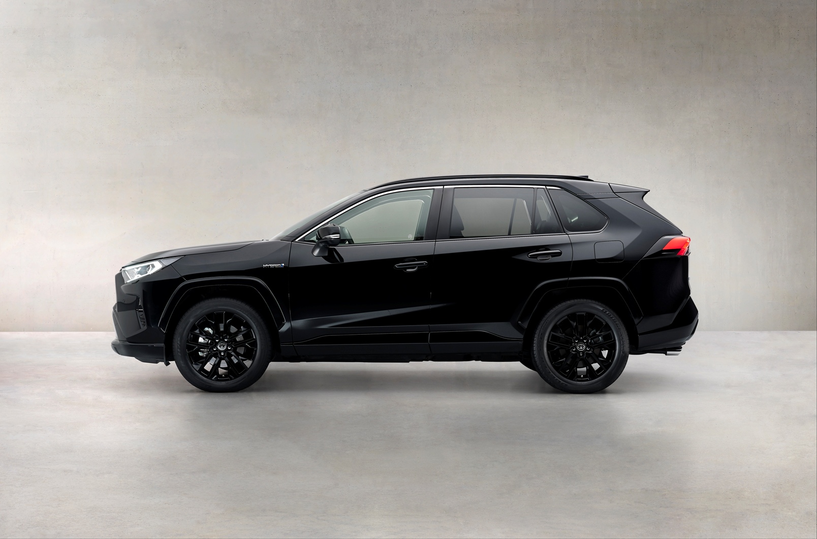 Toyota Rav4 Electric Hybrid Black Edition (3)